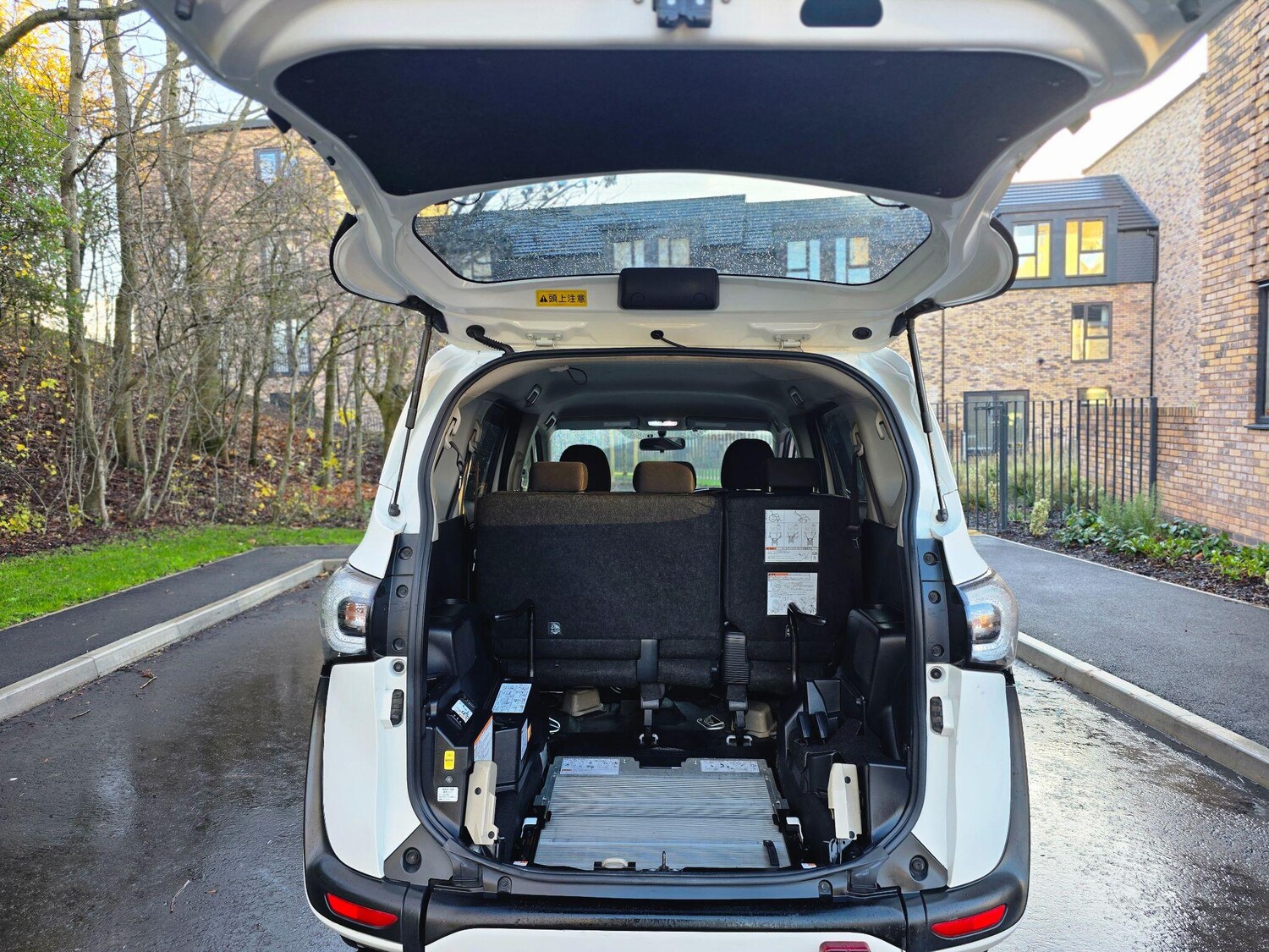 Used Toyota Sienta 2025 for sale - 76866017: Photo 44