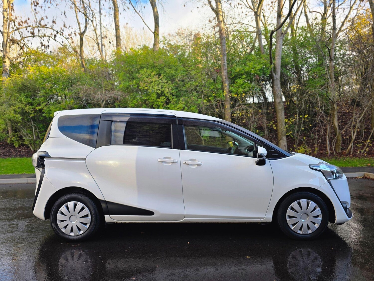 Used Toyota Sienta 2025 for sale - 76866017: Photo 8