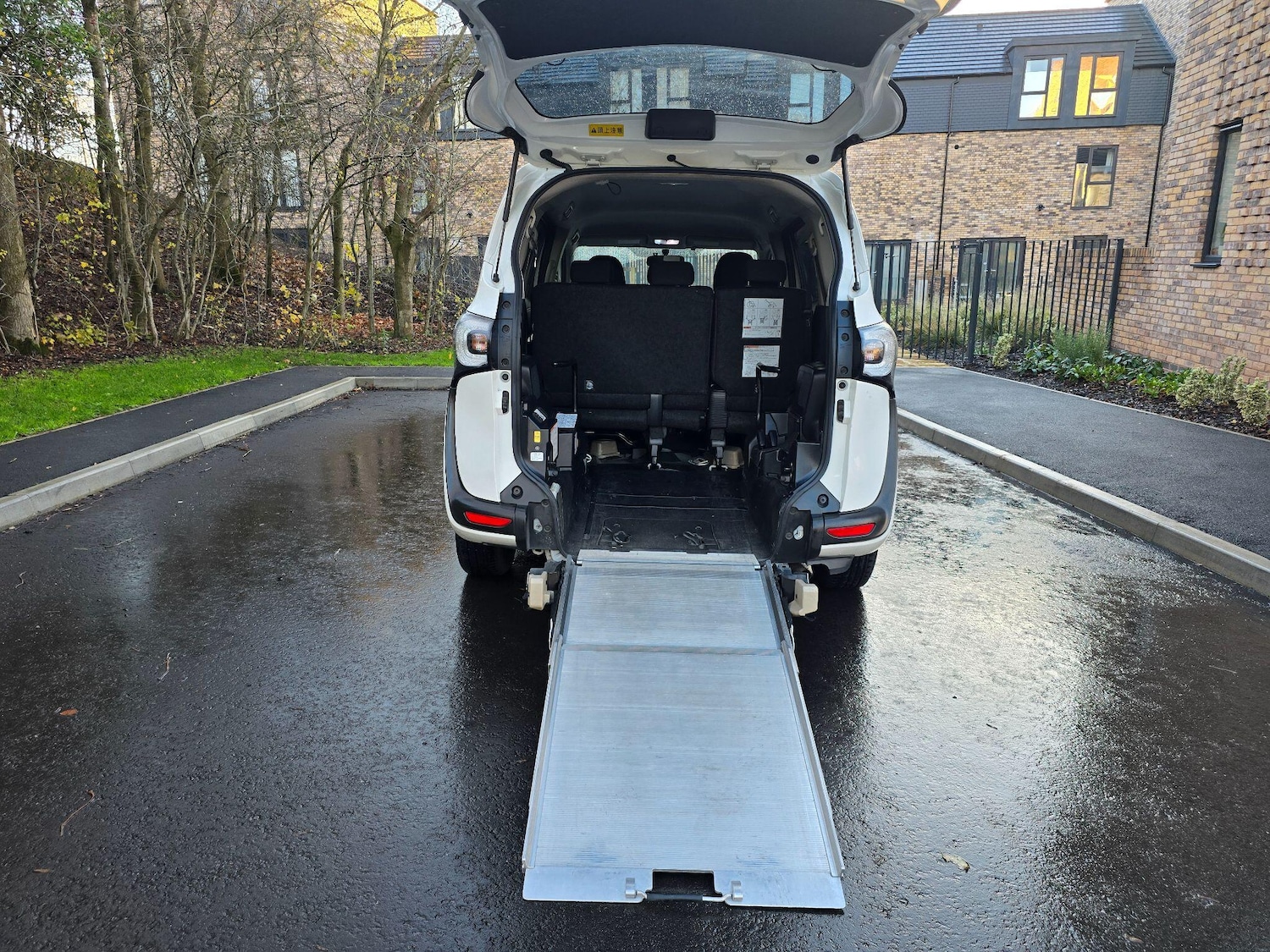 Used Toyota Sienta 2025 for sale - 76866017: Photo 9