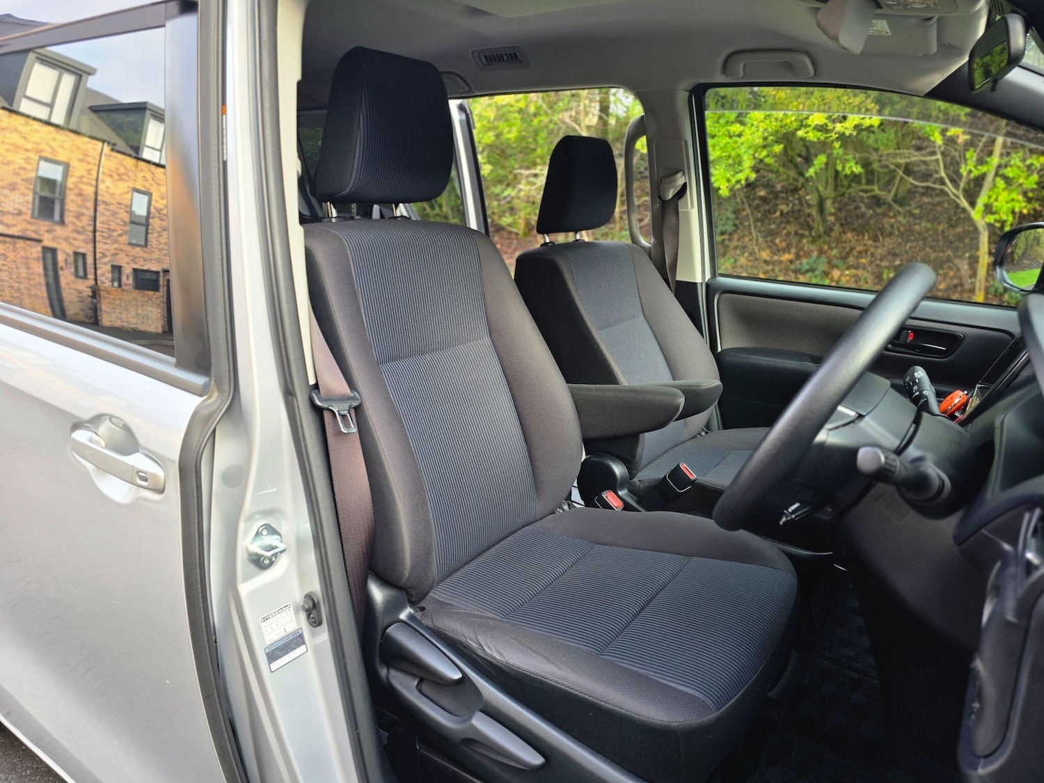 Used Toyota Noah 2024 for sale - 76865372: Photo 12