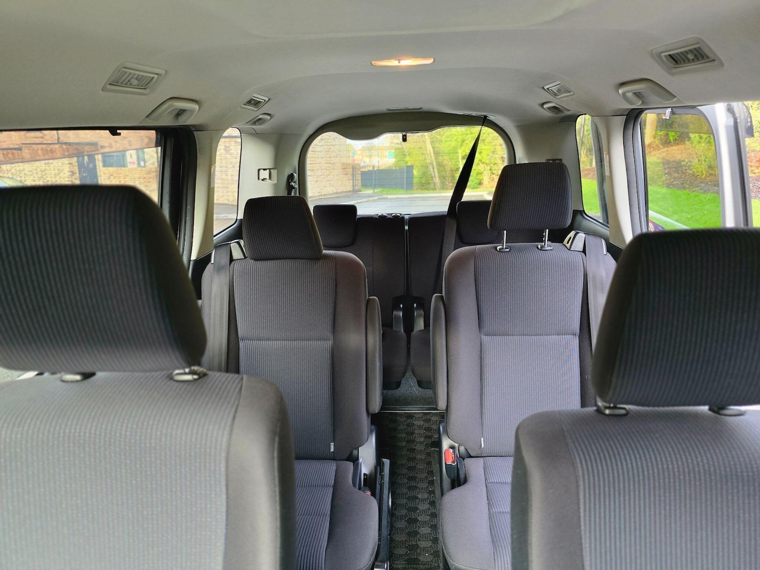 Used Toyota Noah 2024 for sale - 76865372: Photo 14