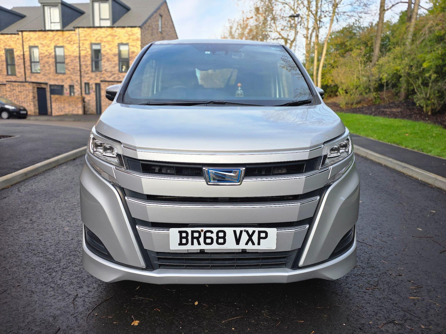 Used Toyota Noah 2024 for sale - 76865372: Photo 2