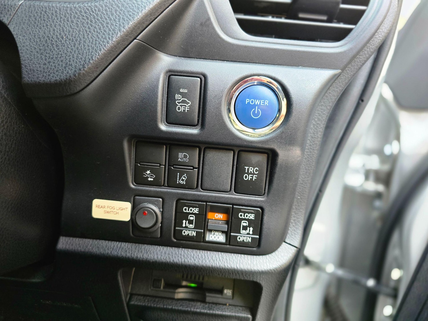 Used Toyota Noah 2024 for sale - 76865372: Photo 28