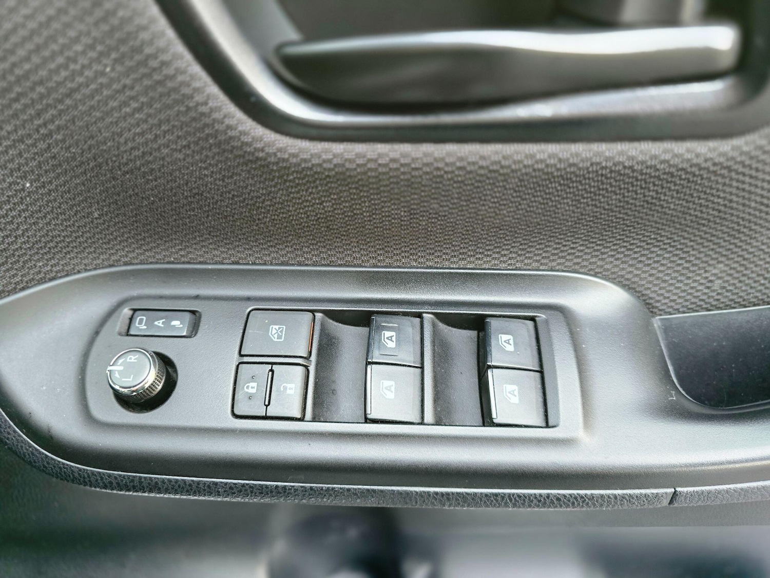 Used Toyota Noah 2024 for sale - 76865372: Photo 30