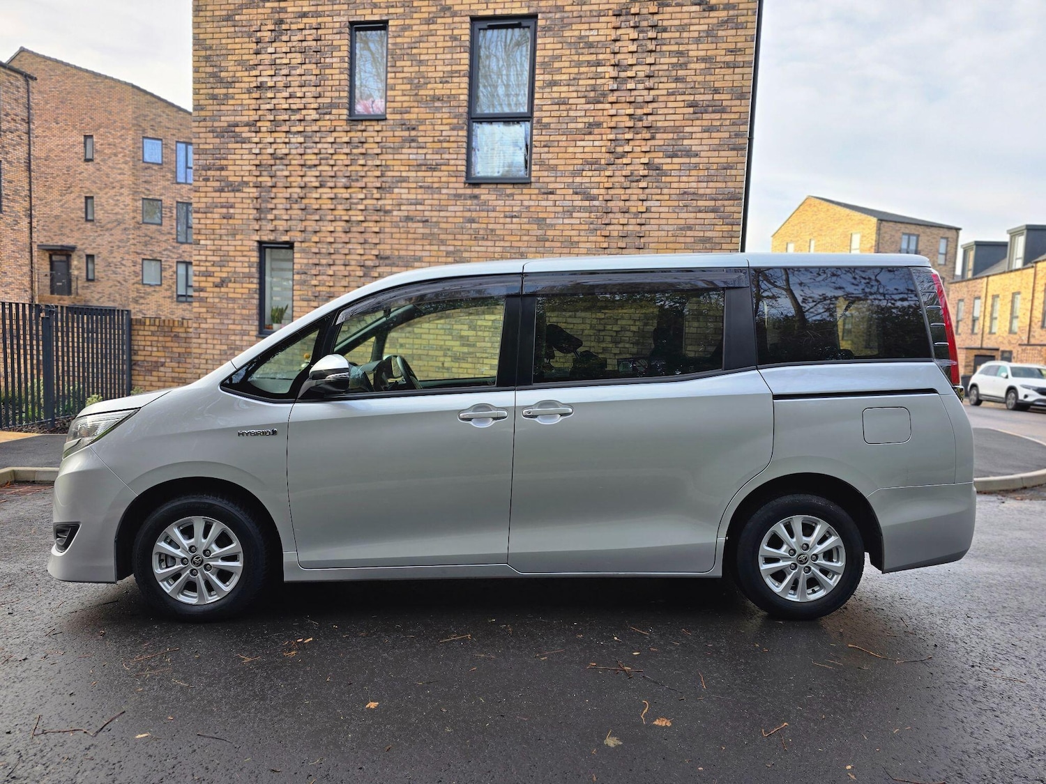 Used Toyota Noah 2024 for sale - 76865372: Photo 5
