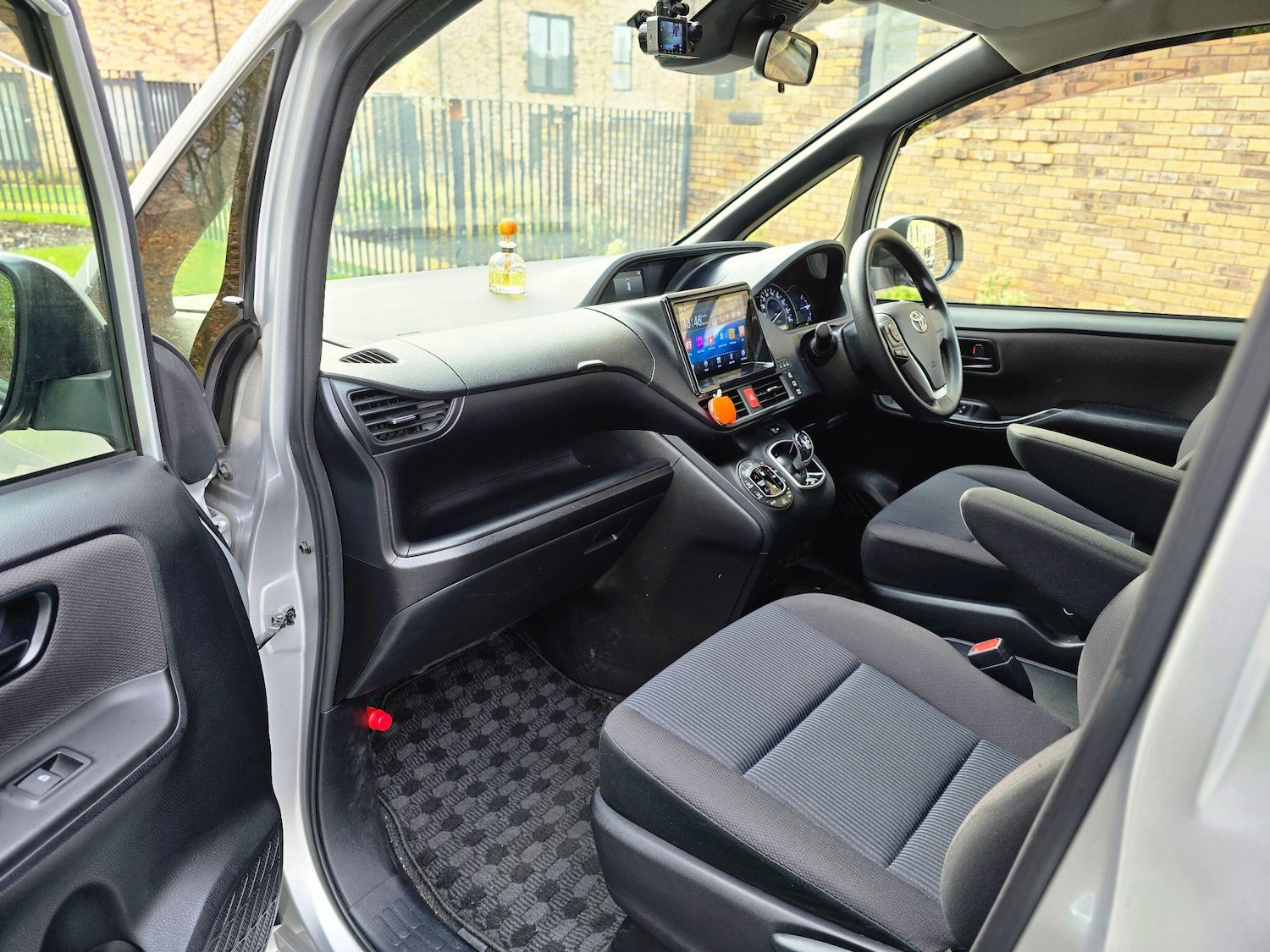 Used Toyota Noah 2024 for sale - 76865372: Photo 51