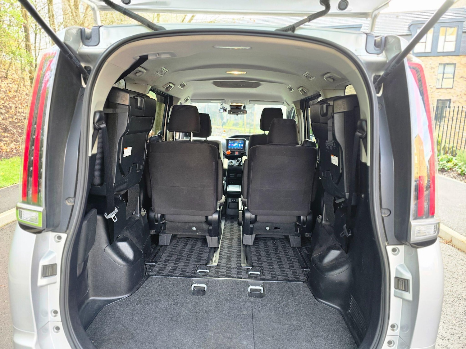 Used Toyota Noah 2024 for sale - 76865372: Photo 65