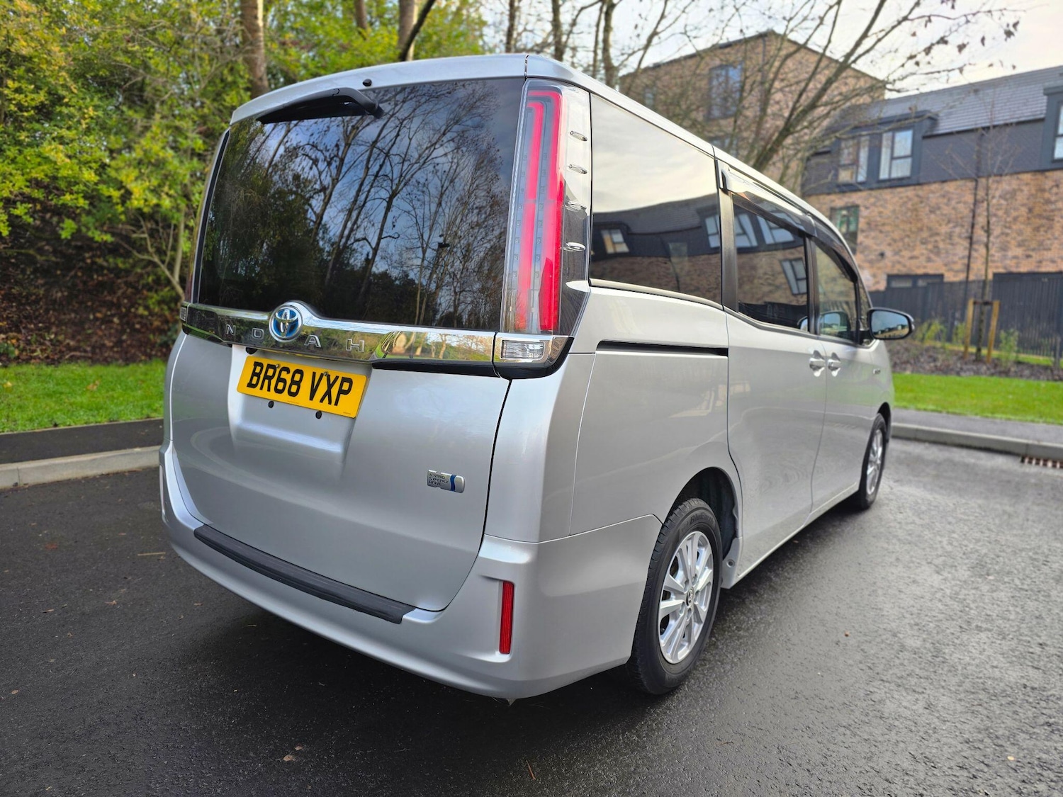 Used Toyota Noah 2024 for sale - 76865372: Photo 7