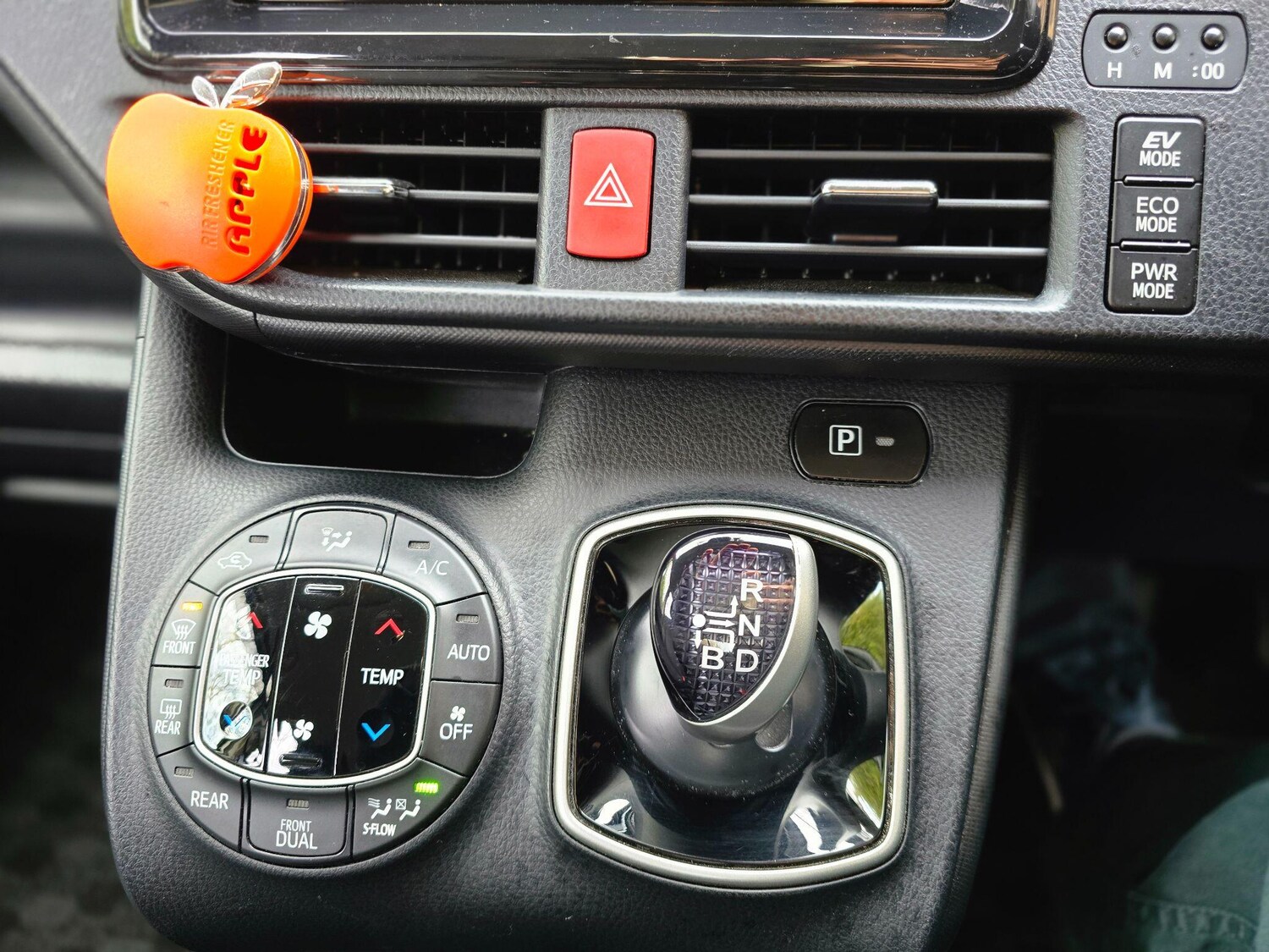 Used Toyota Noah 2024 for sale - 76865372: Photo 9