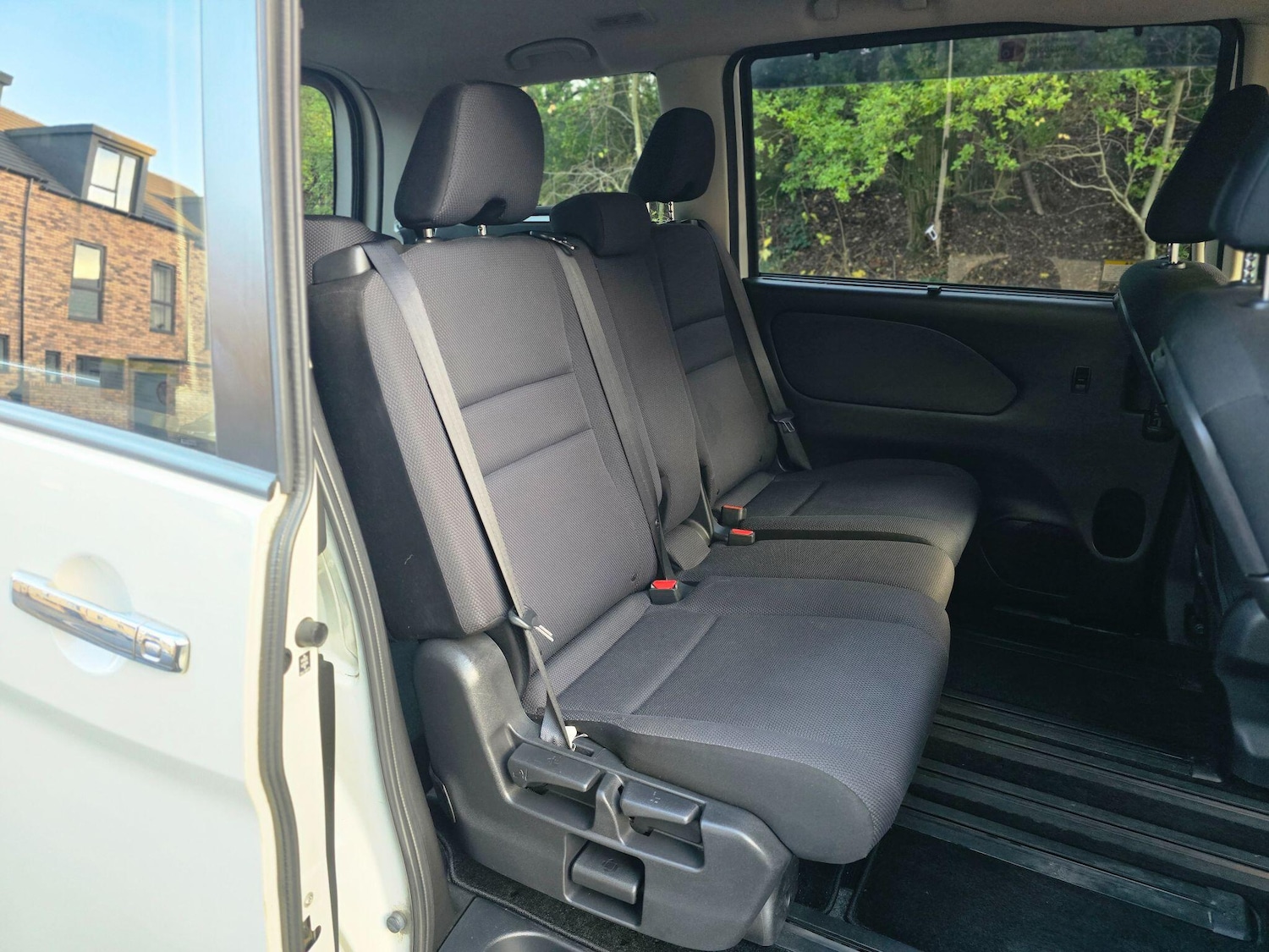 Used Nissan Serena 2024 for sale - 77320295: Photo 14