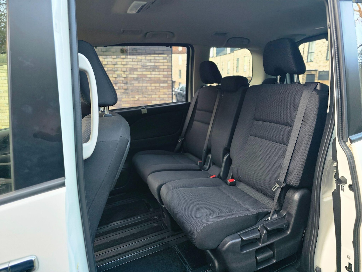 Used Nissan Serena 2024 for sale - 77320295: Photo 16