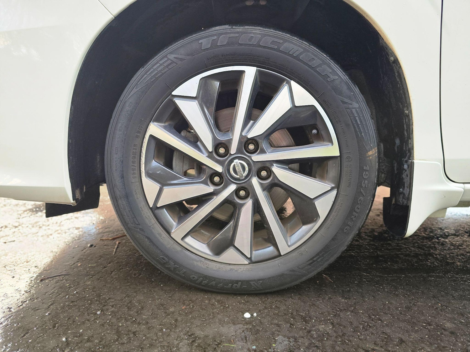 Used Nissan Serena 2024 for sale - 77320295: Photo 32