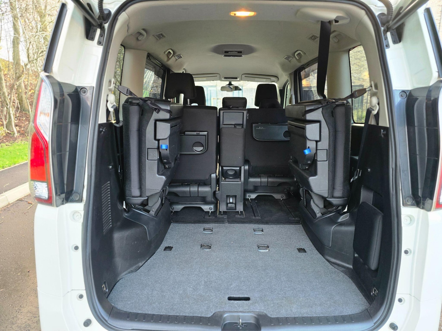 Used Nissan Serena 2024 for sale - 77320295: Photo 42