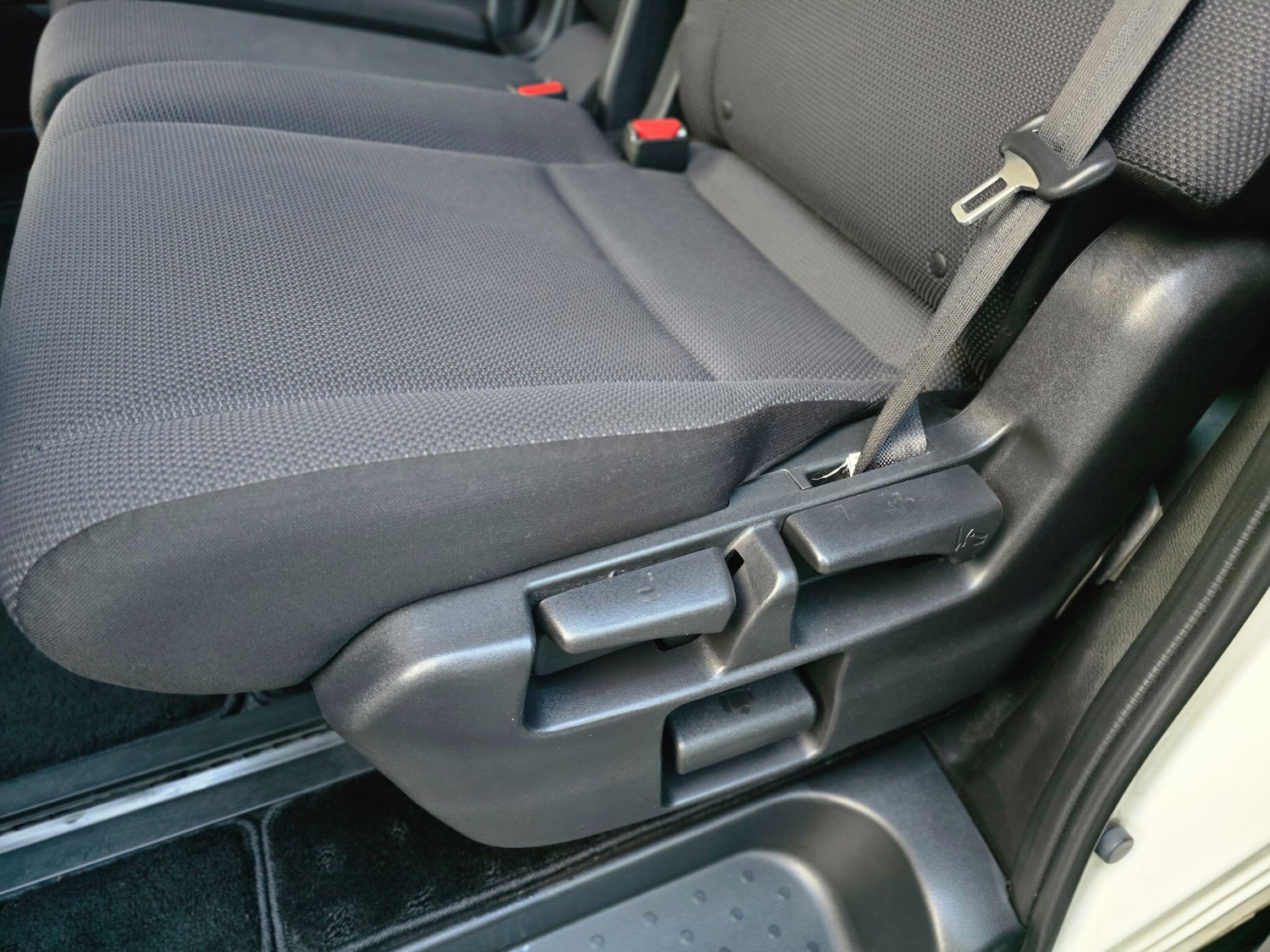 Used Nissan Serena 2024 for sale - 77320295: Photo 47