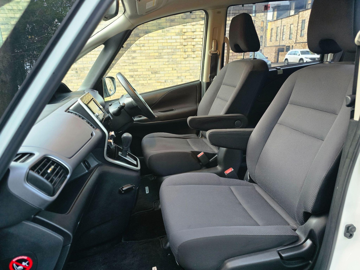 Used Nissan Serena 2024 for sale - 77320295: Photo 49