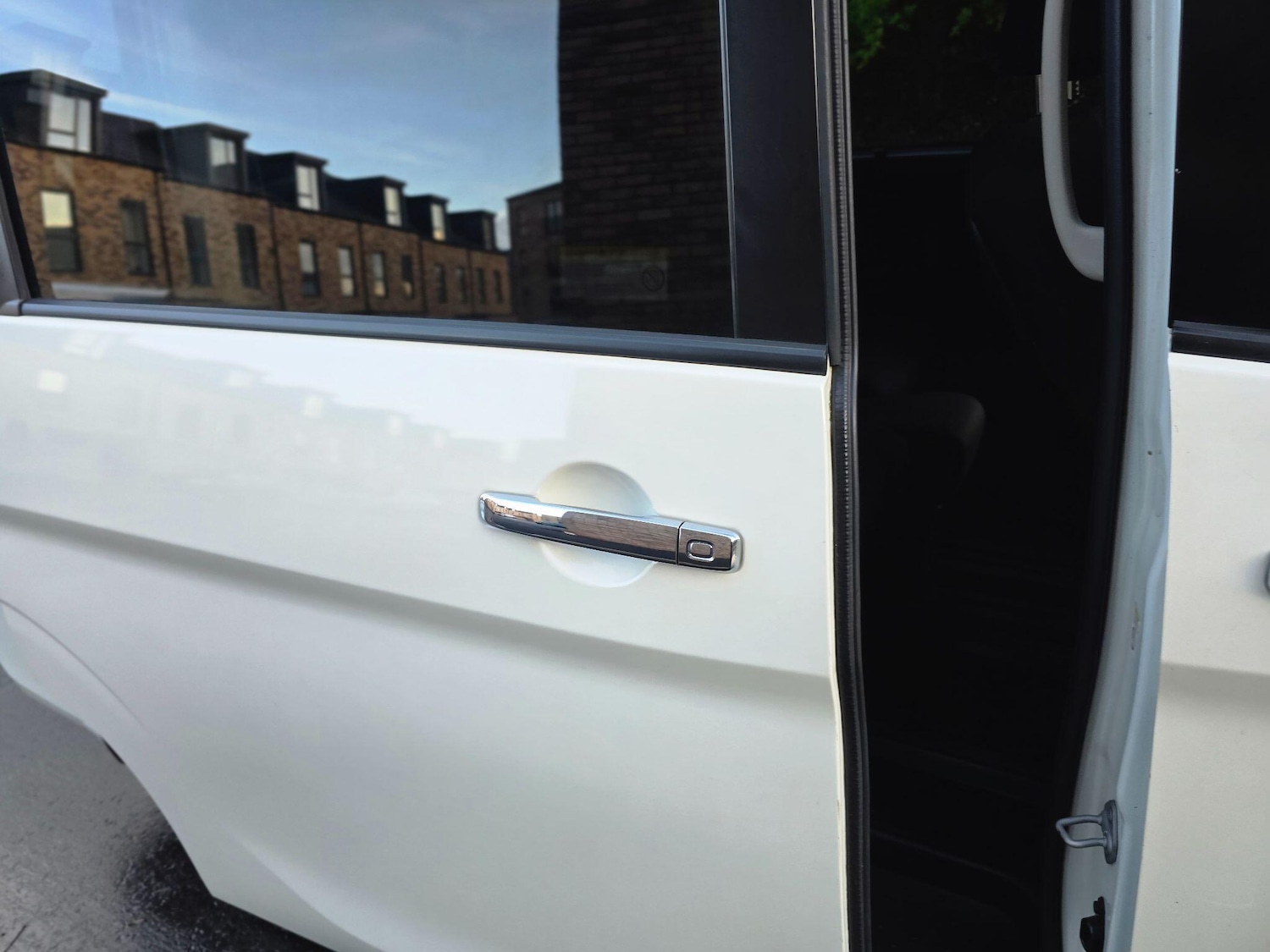 Used Nissan Serena 2024 for sale - 77320295: Photo 55