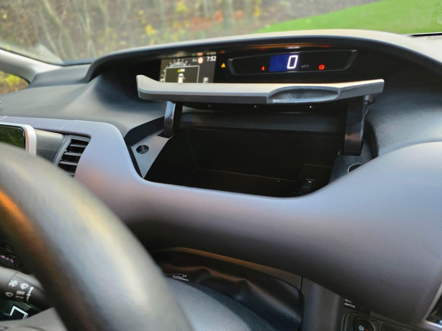 Used Nissan Serena 2024 for sale - 77320295: Photo 60