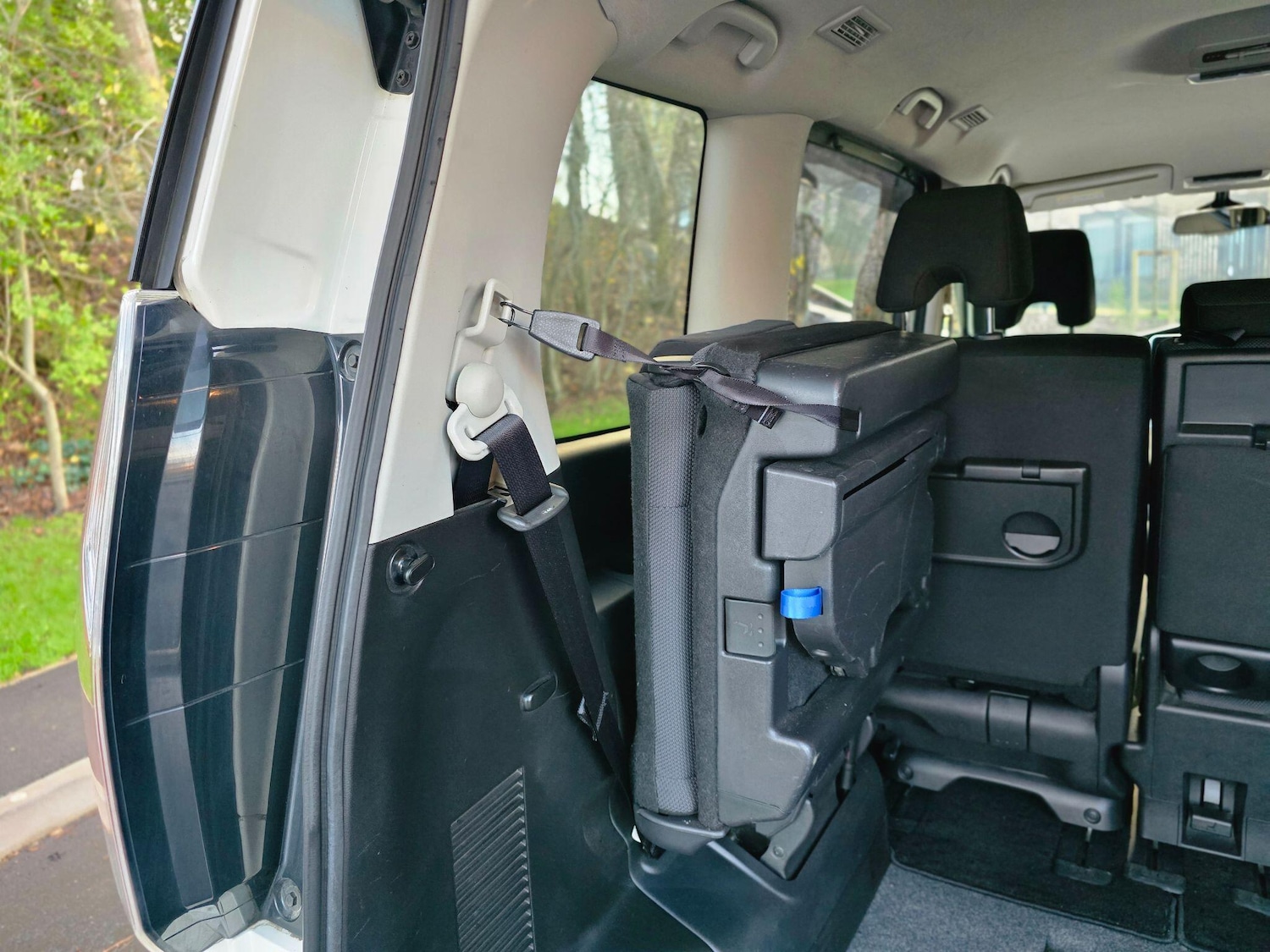 Used Nissan Serena 2024 for sale - 77320295: Photo 68