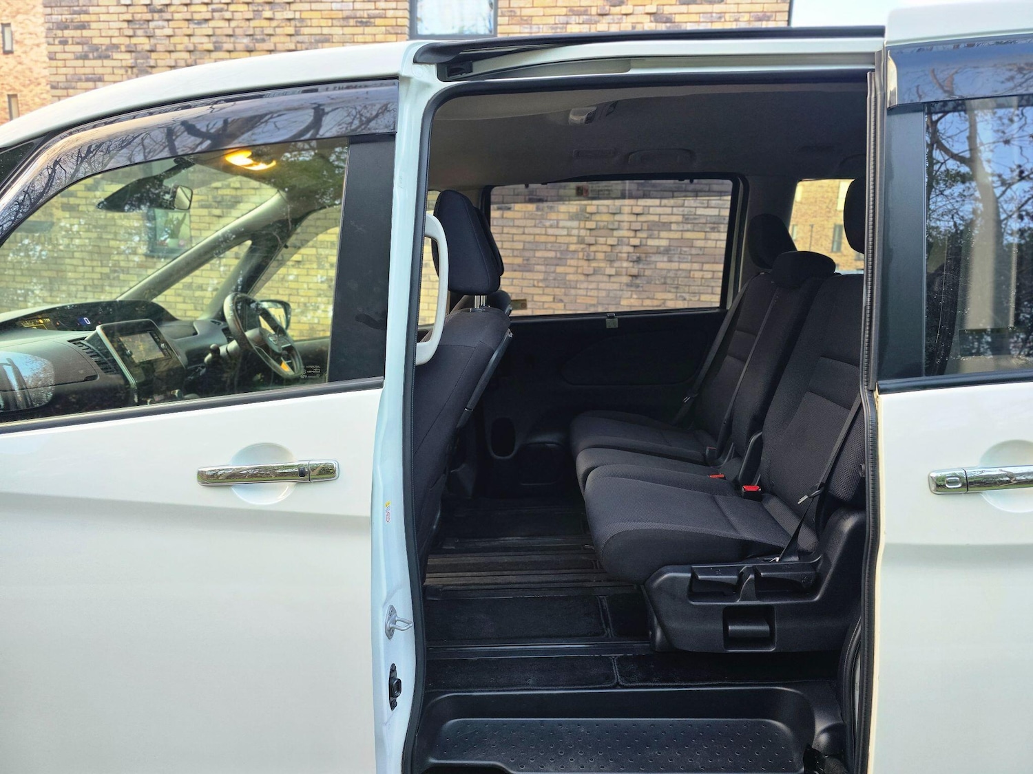 Used Nissan Serena 2024 for sale - 77320295: Photo 72