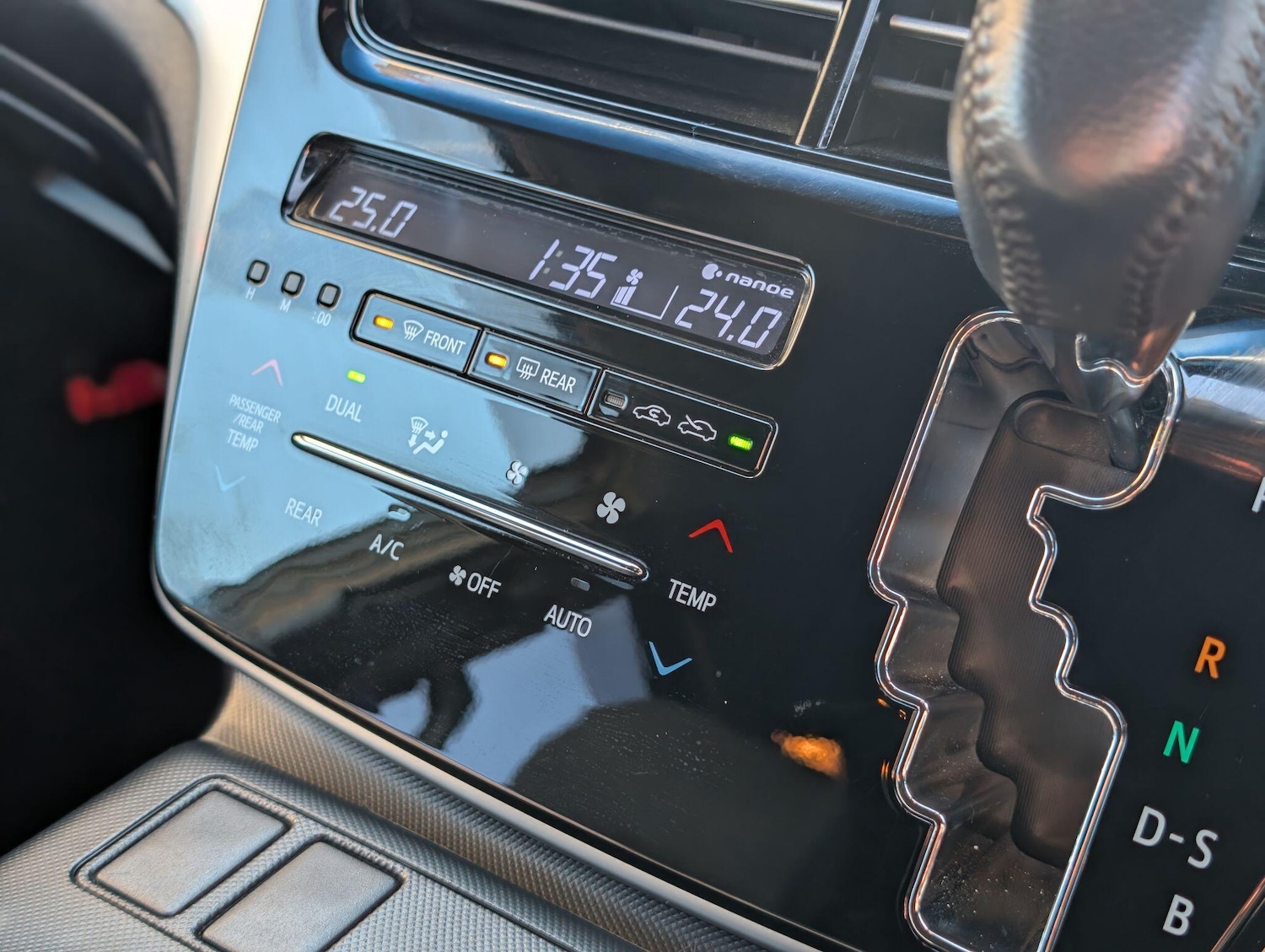 Used Toyota Estima for sale - 77783921: Photo 62