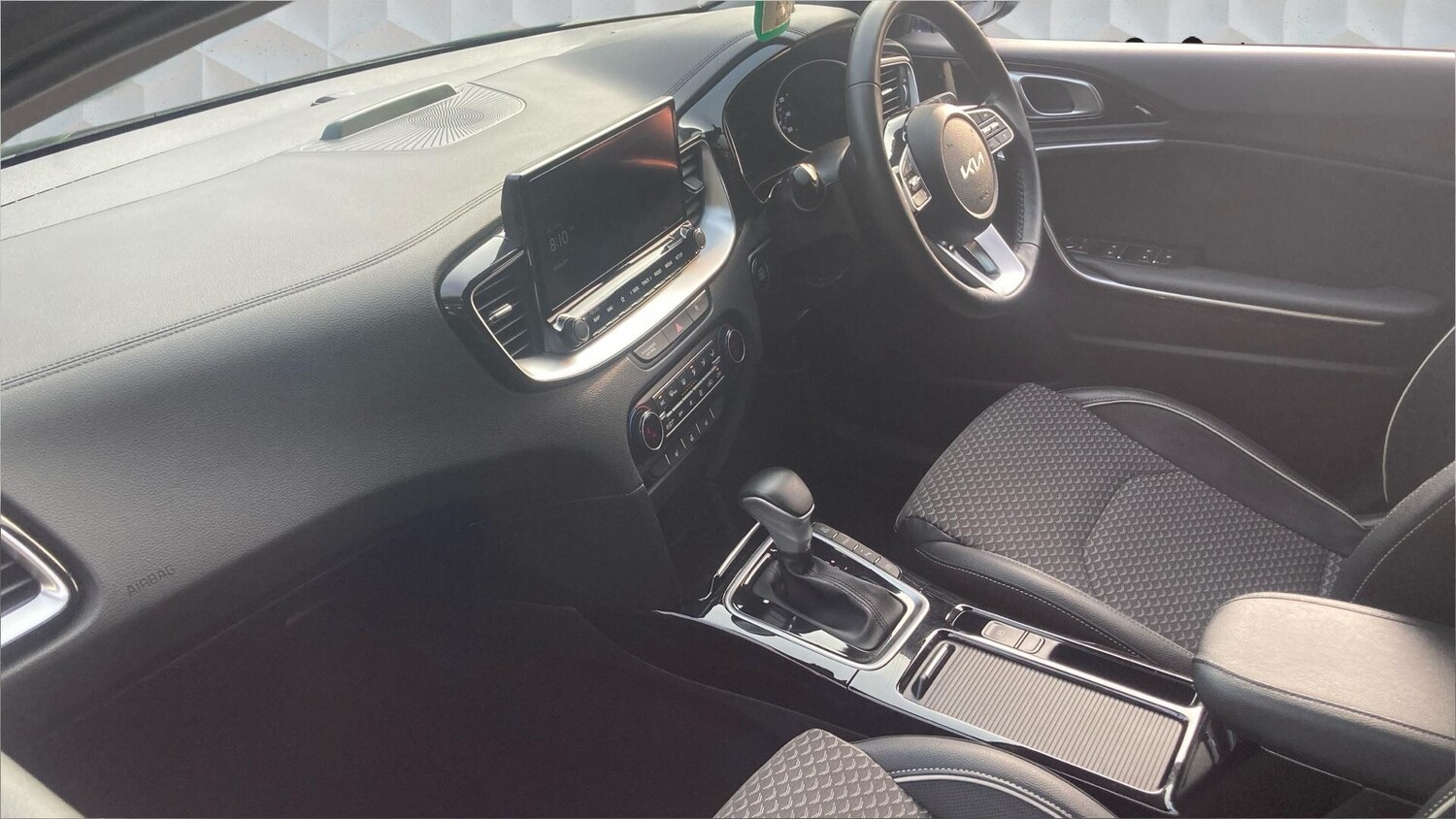 Used Kia XCeed 2024 for sale - 77678508: Photo 2