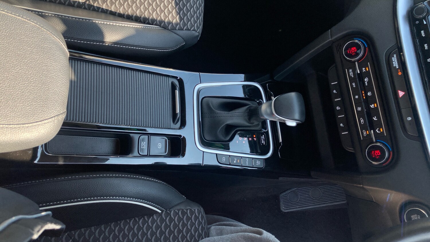 Used Kia XCeed 2024 for sale - 77678508: Photo 32