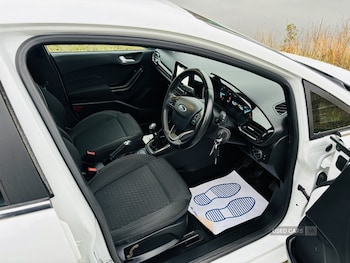 Used Ford Fiesta 2017 for sale - 76539379: Photo