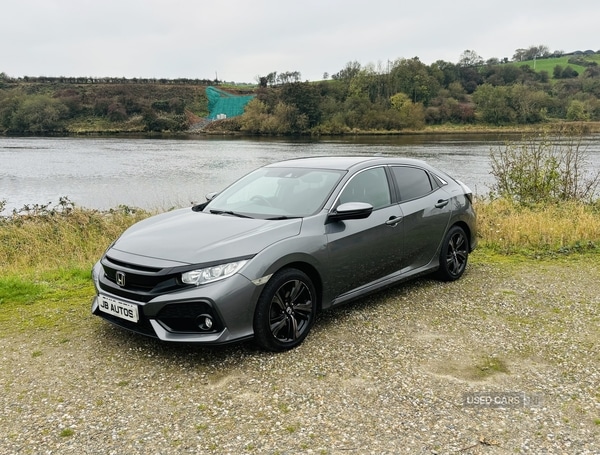Used Honda Civic 2018 for sale - 76271320: Photo 2