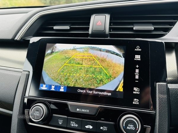 Used Honda Civic 2018 for sale - 76271320: Photo 3