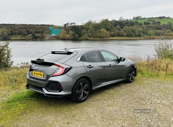 Used Honda Civic 2018 for sale - 76271320: Photo 5