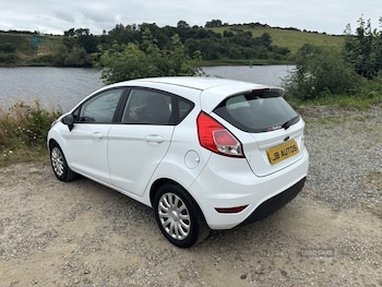 Used Ford Fiesta 2015 for sale - 79280612: Photo