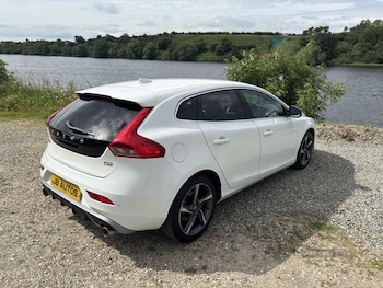 Used Volvo V40 2014 for sale - 79085776: Photo