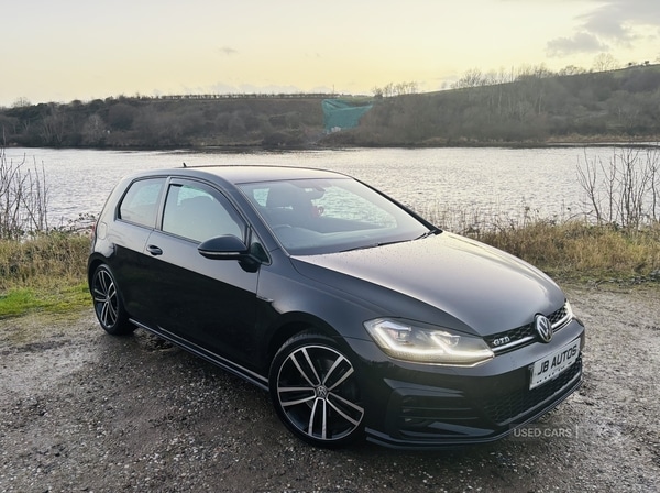 Used Volkswagen Golf 2017 for sale - 76729447: Photo 1