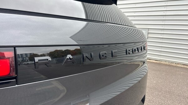 Used Land Rover Range Rover Sport 2024 for sale - 76008286: Photo 41