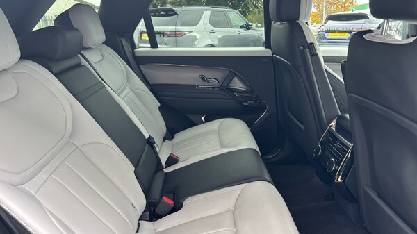Used Land Rover Range Rover Sport 2024 for sale - 76008286: Photo 4