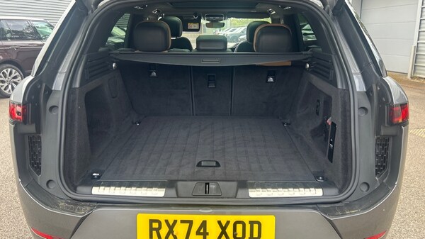 Used Land Rover Range Rover Sport 2024 for sale - 75534377: Photo 9