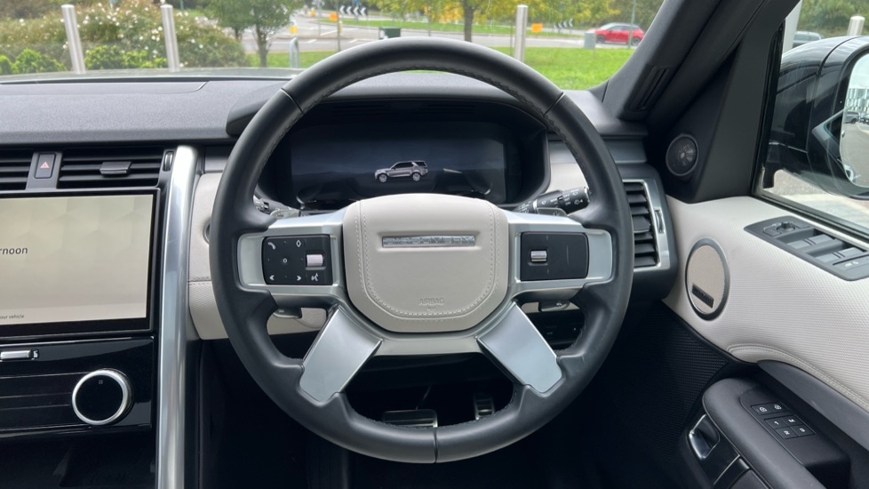 Used Land Rover Discovery 2024 for sale - 76870301: Photo 15