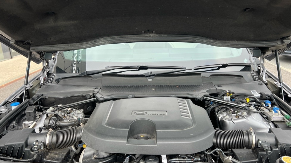 Used Land Rover Discovery 2024 for sale - 76870301: Photo 30