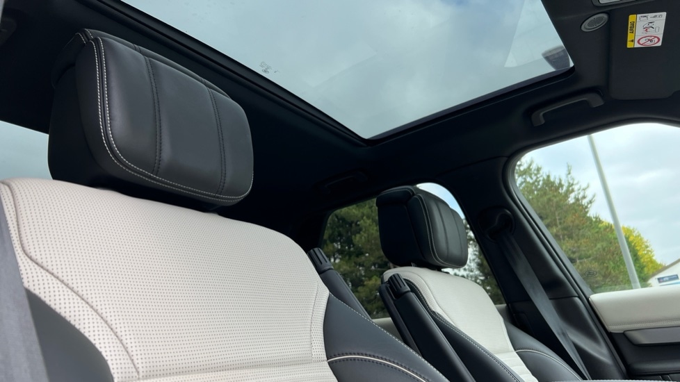 Used Land Rover Discovery 2024 for sale - 76870301: Photo 48