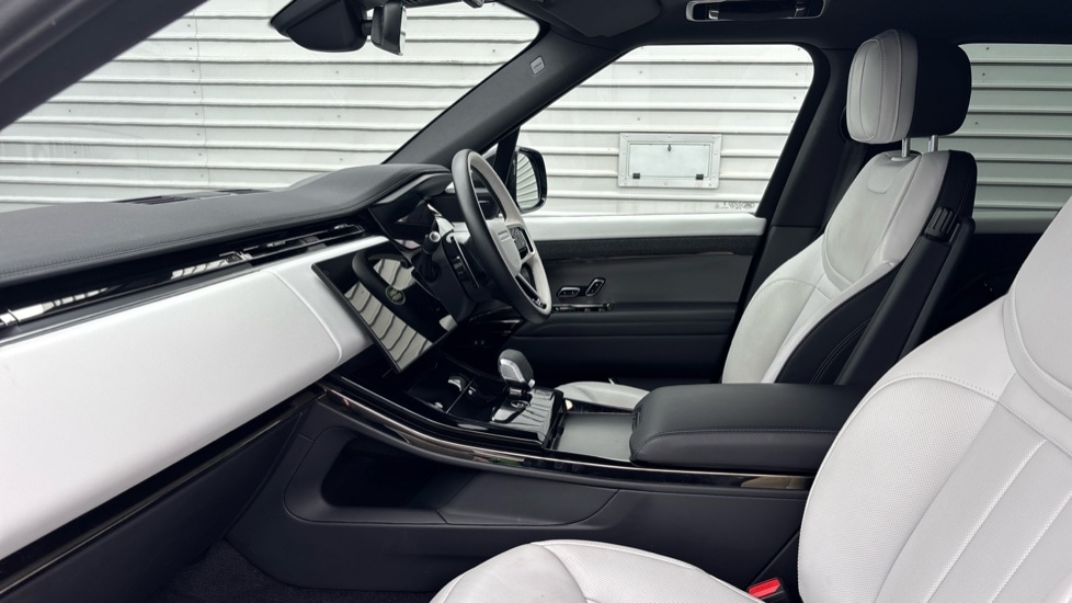 Used Land Rover Range Rover Sport 2024 for sale - 76519431: Photo 3
