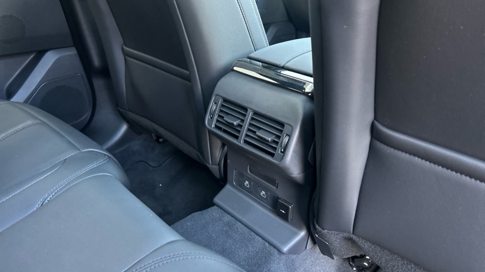 Used Land Rover Range Rover Velar 2024 for sale - 76652469: Photo 18