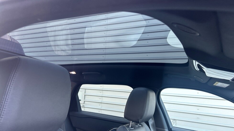 Used Land Rover Range Rover Velar 2024 for sale - 76652469: Photo 21