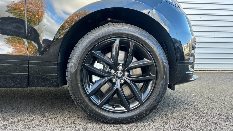 Used Land Rover Range Rover Velar 2024 for sale - 76652469: Photo 8