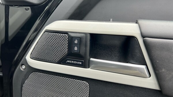 Used Land Rover Defender 2024 for sale - 75443066: Photo 15