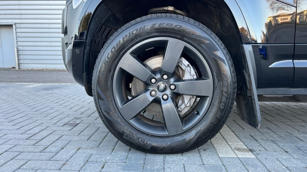 Used Land Rover Defender 2024 for sale - 75443066: Photo 31