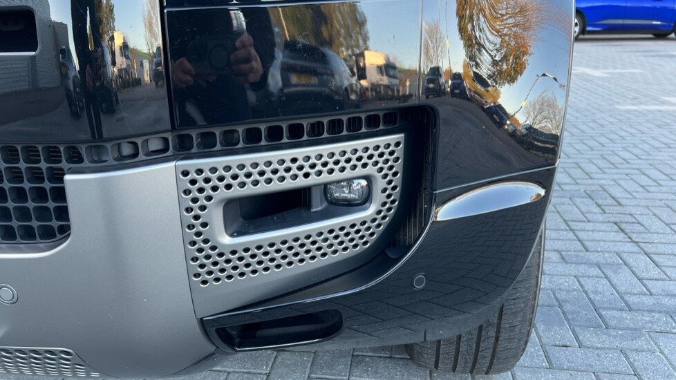 Used Land Rover Defender 2024 for sale - 75443066: Photo 34