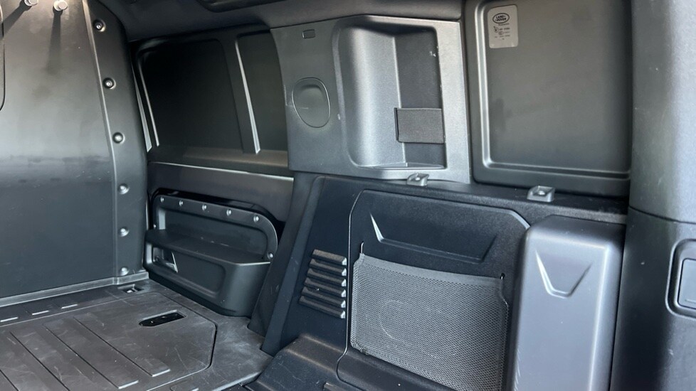 Used Land Rover Defender 2024 for sale - 75443066: Photo 42