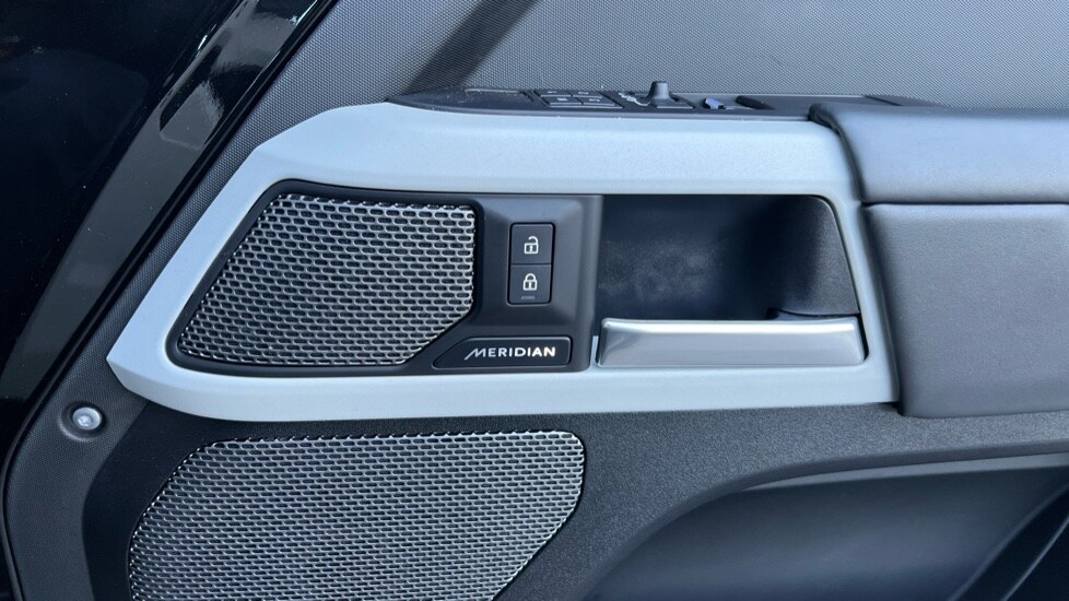 Used Land Rover Defender 2024 for sale - 75443066: Photo 45