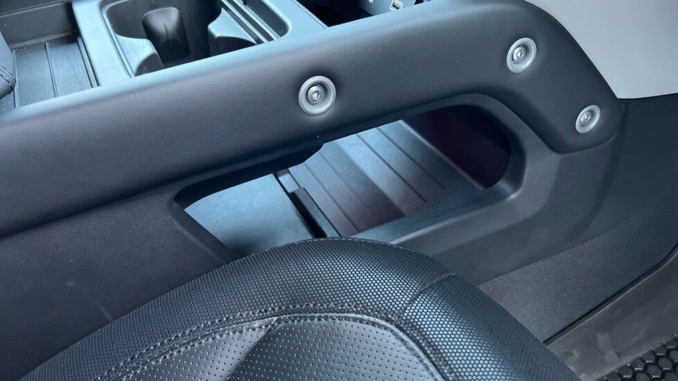 Used Land Rover Defender 2024 for sale - 75443066: Photo 50