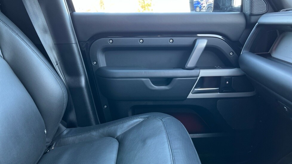 Used Land Rover Defender 2024 for sale - 75443066: Photo 51